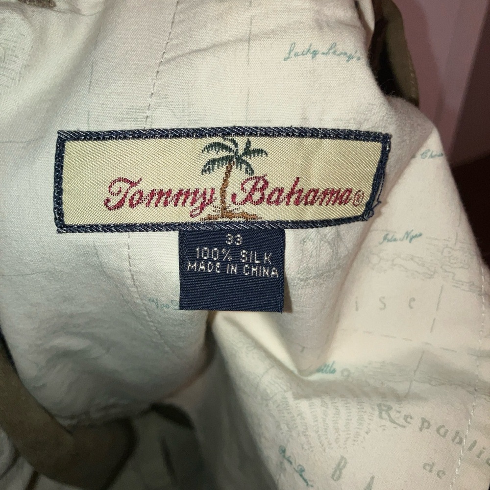Tommy Bahama , 100% silk chino pants, size 33 l 32 , khaki